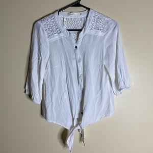 Woman’s tie up top